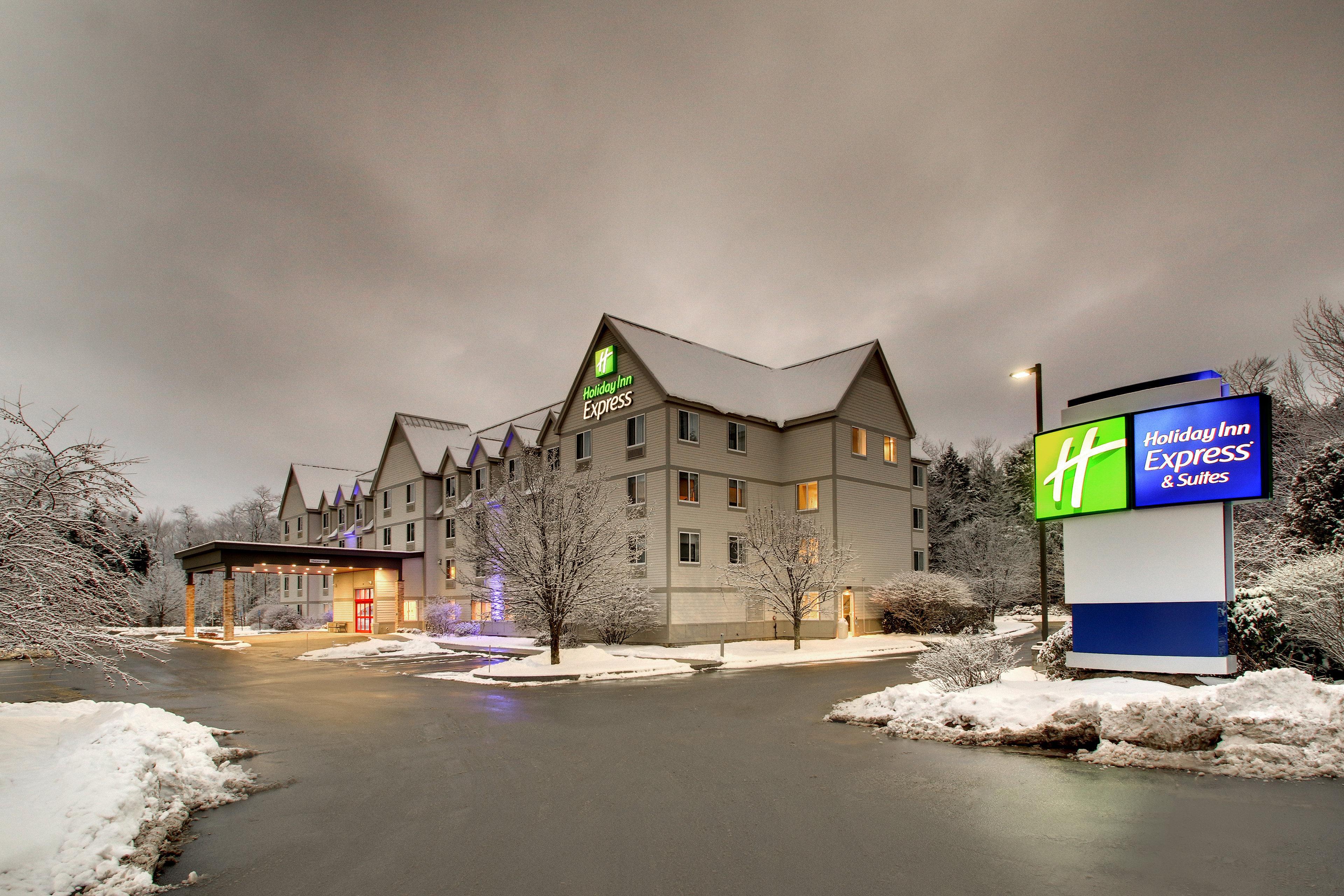 Holiday Inn Express & Suites - Lincoln East - White Mountains By Ihg Exterior photo