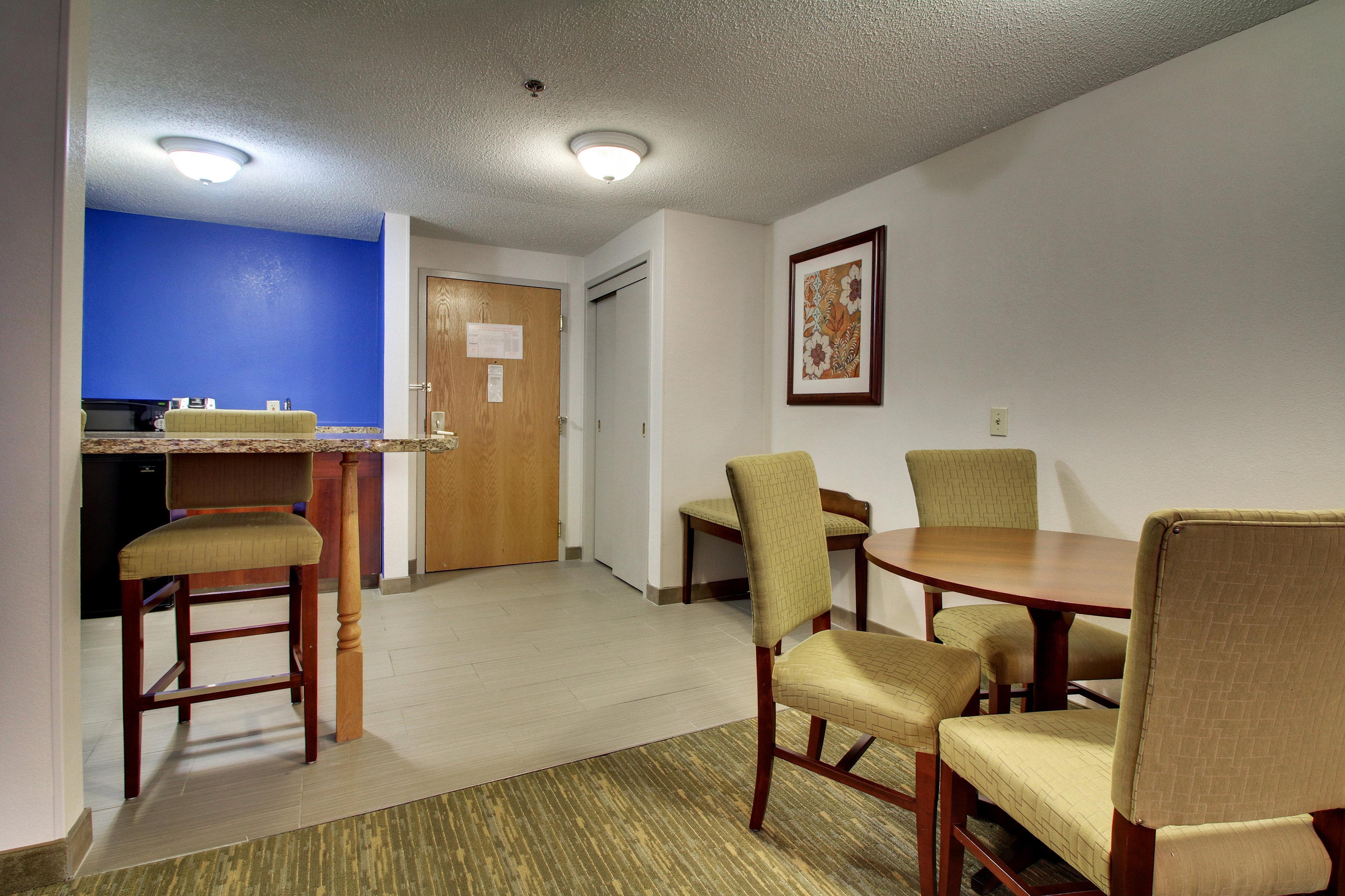 Holiday Inn Express & Suites - Lincoln East - White Mountains By Ihg Exterior photo