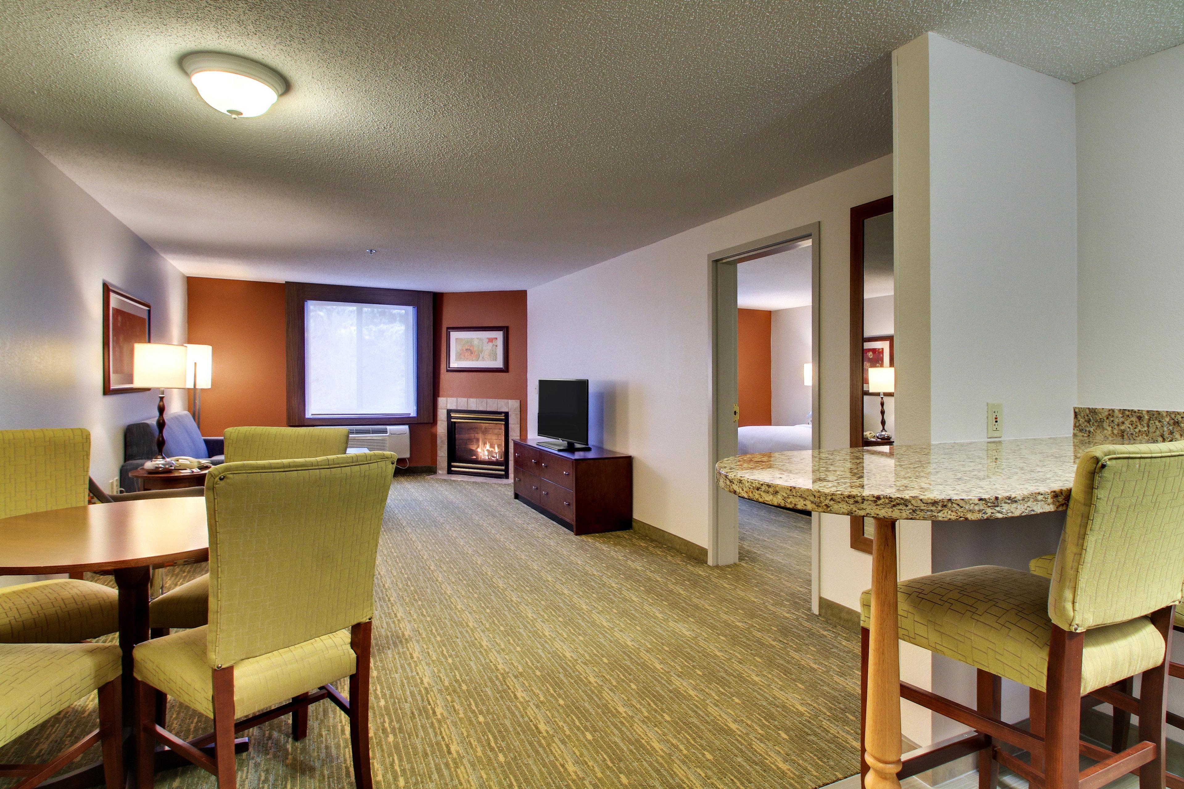 Holiday Inn Express & Suites - Lincoln East - White Mountains By Ihg Exterior photo