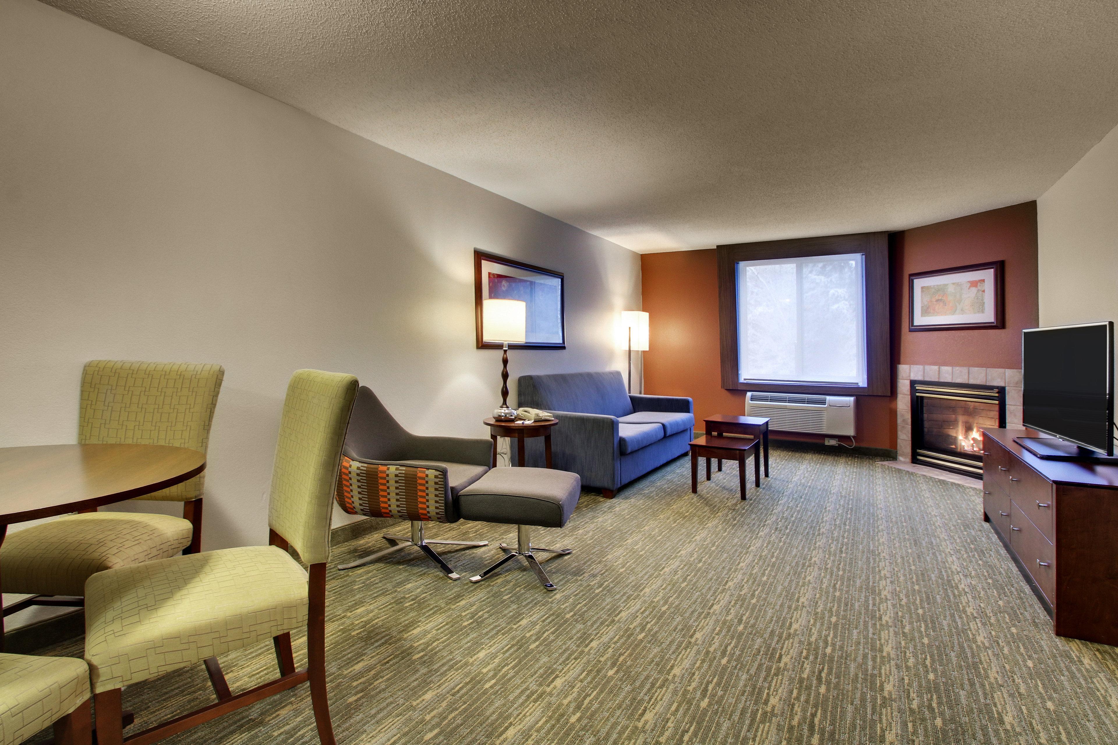 Holiday Inn Express & Suites - Lincoln East - White Mountains By Ihg Exterior photo