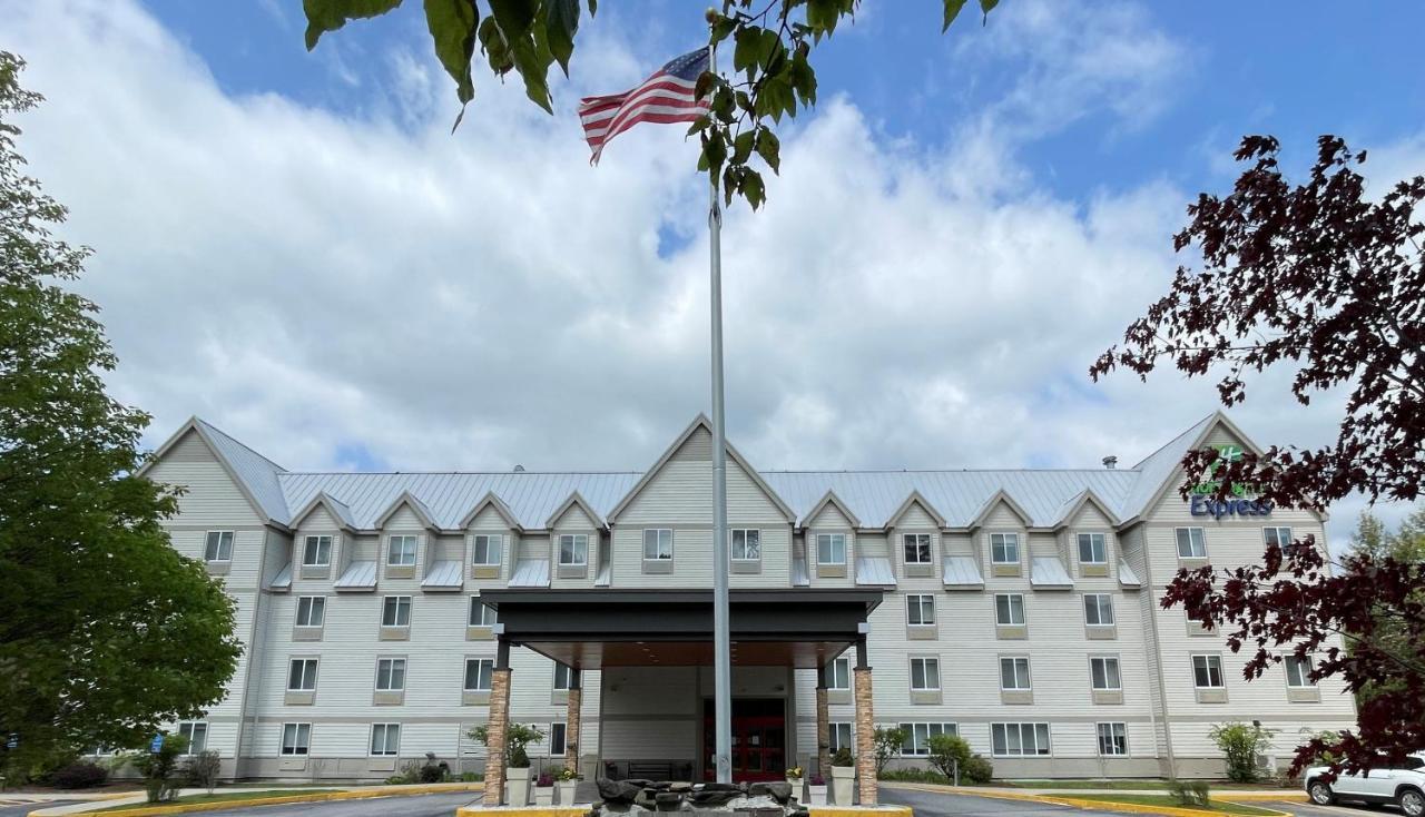 Holiday Inn Express & Suites - Lincoln East - White Mountains By Ihg Exterior photo