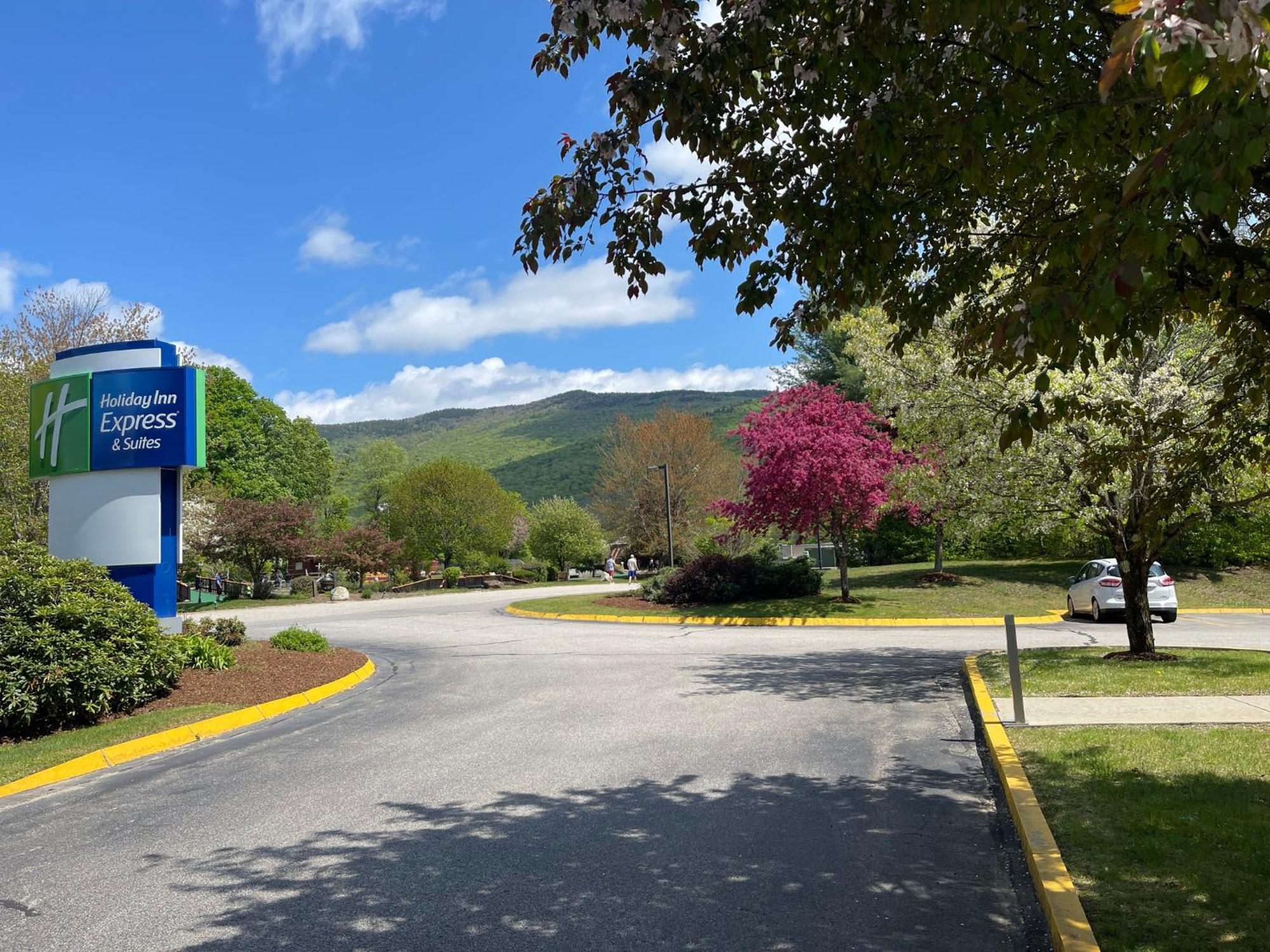 Holiday Inn Express & Suites - Lincoln East - White Mountains By Ihg Exterior photo