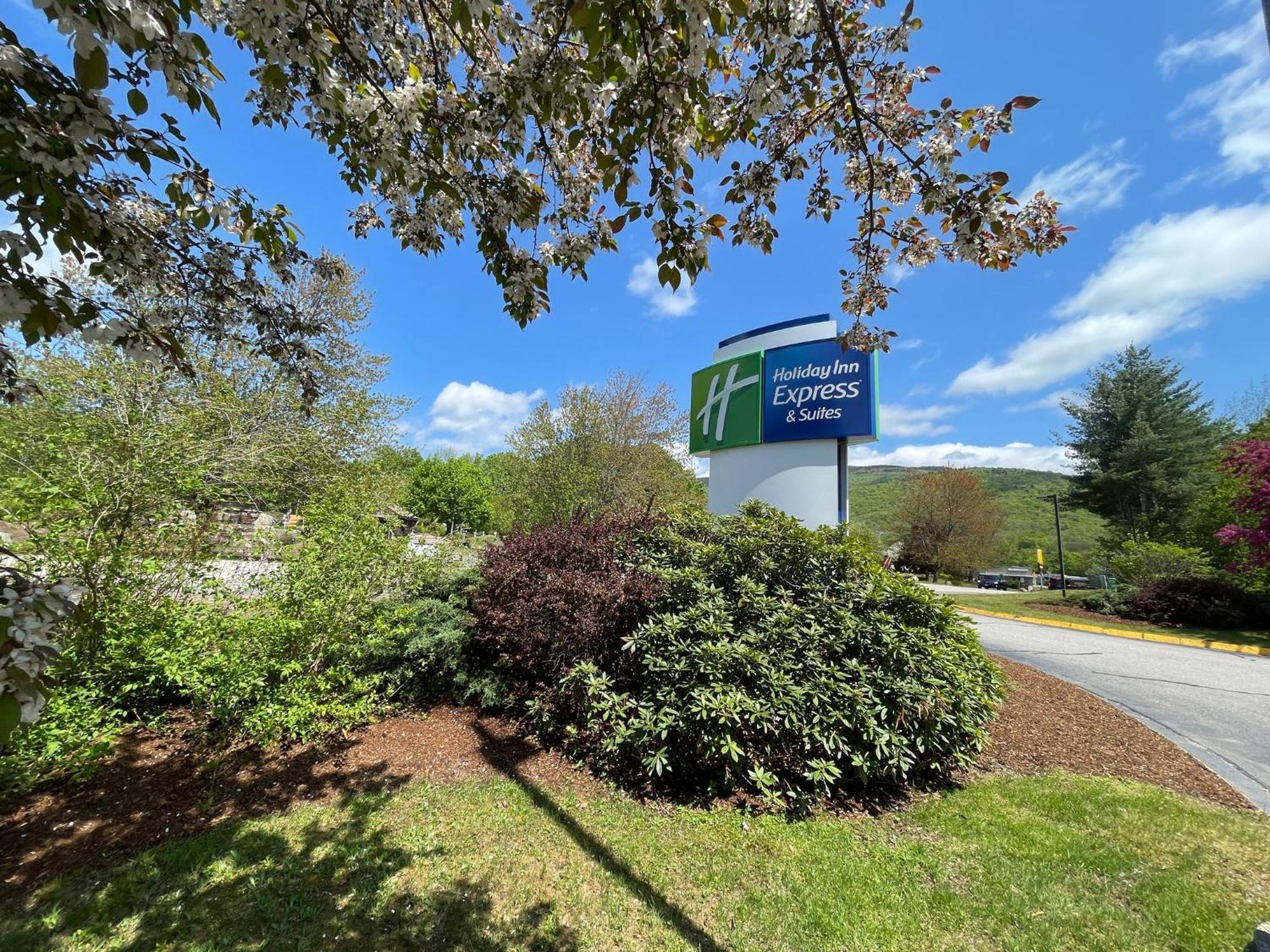 Holiday Inn Express & Suites - Lincoln East - White Mountains By Ihg Exterior photo