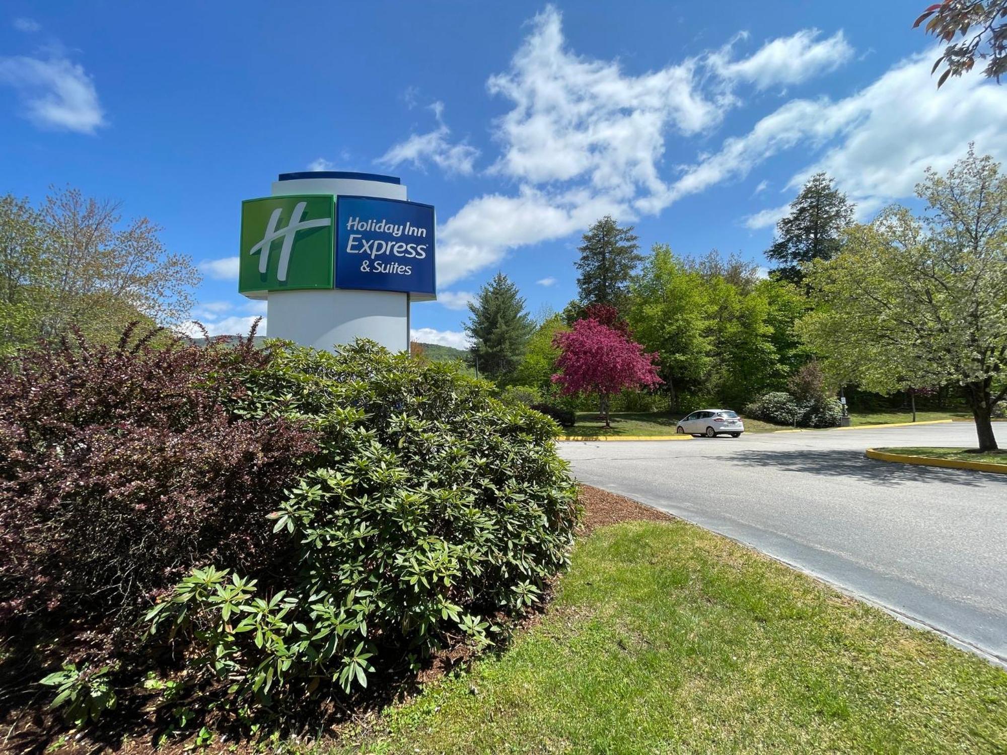 Holiday Inn Express & Suites - Lincoln East - White Mountains By Ihg Exterior photo