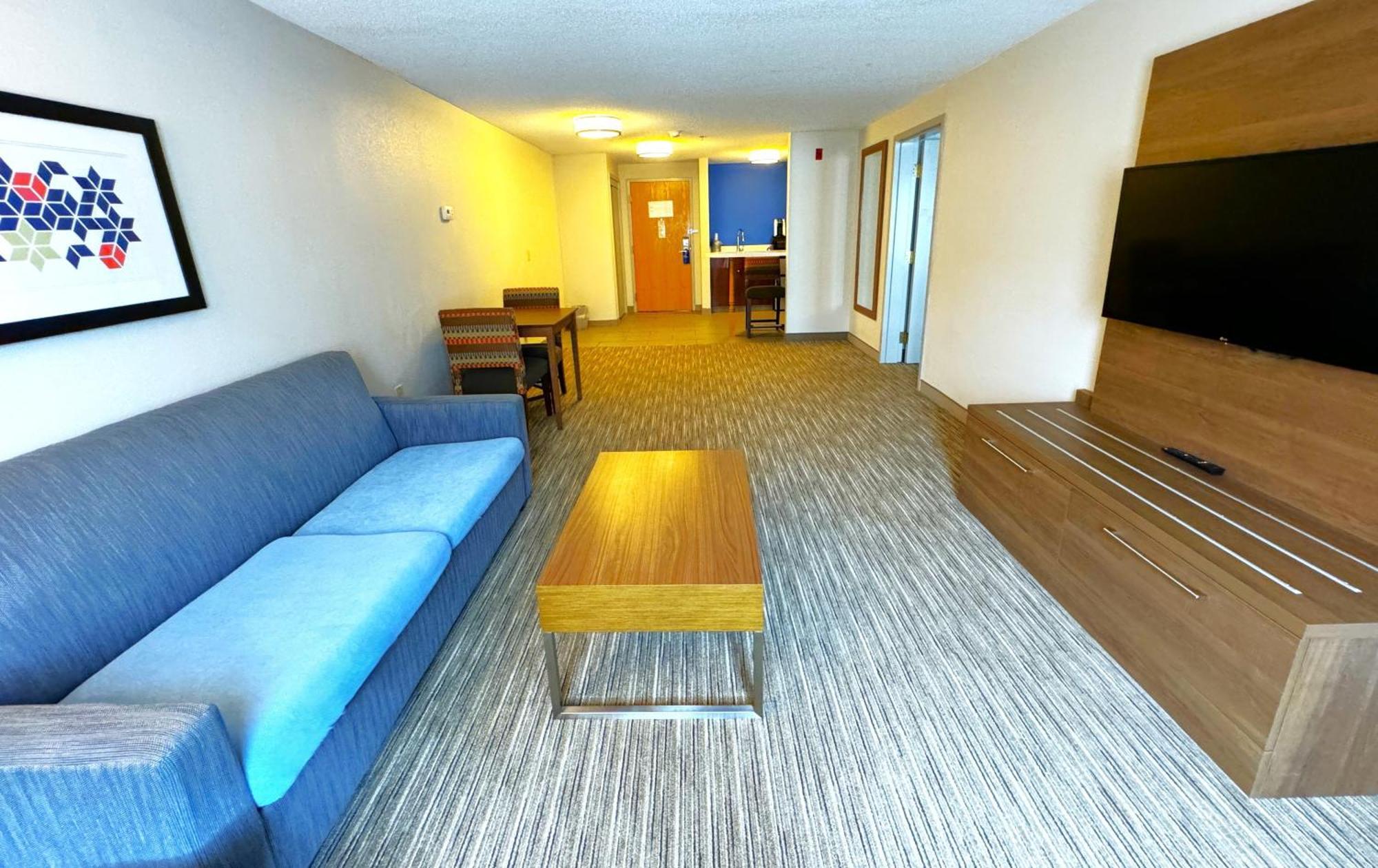 Holiday Inn Express & Suites - Lincoln East - White Mountains By Ihg Exterior photo