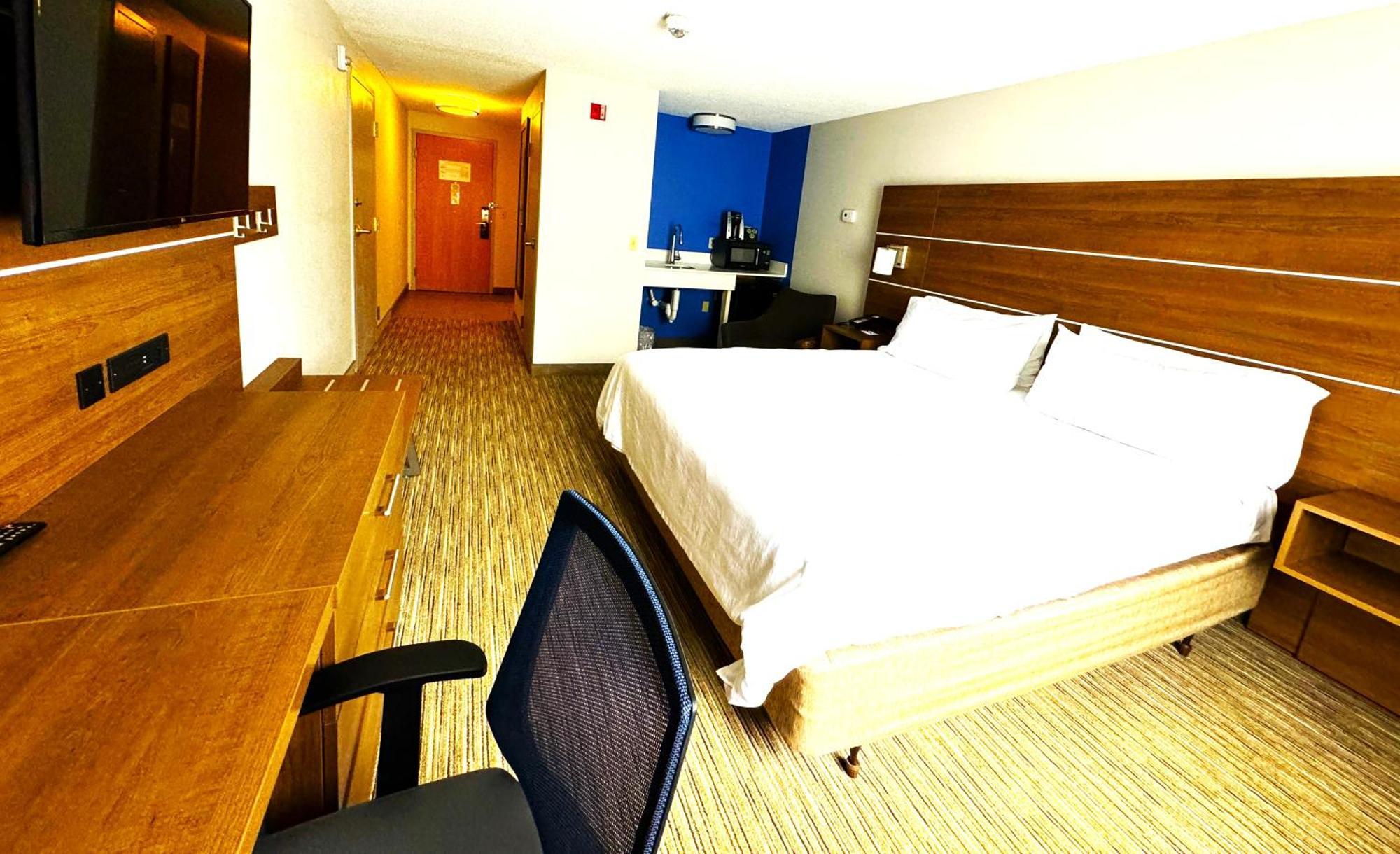 Holiday Inn Express & Suites - Lincoln East - White Mountains By Ihg Exterior photo