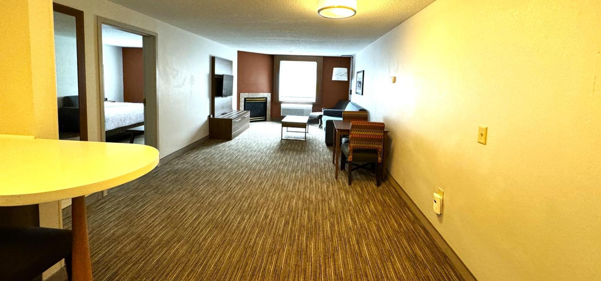 Holiday Inn Express & Suites - Lincoln East - White Mountains By Ihg Exterior photo